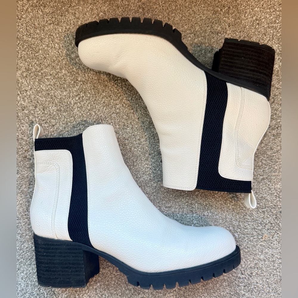 MIA Women's Jonna Round Toe Chelsea Booties, White & Black, Size 10 EUC - Picture 5 of 9